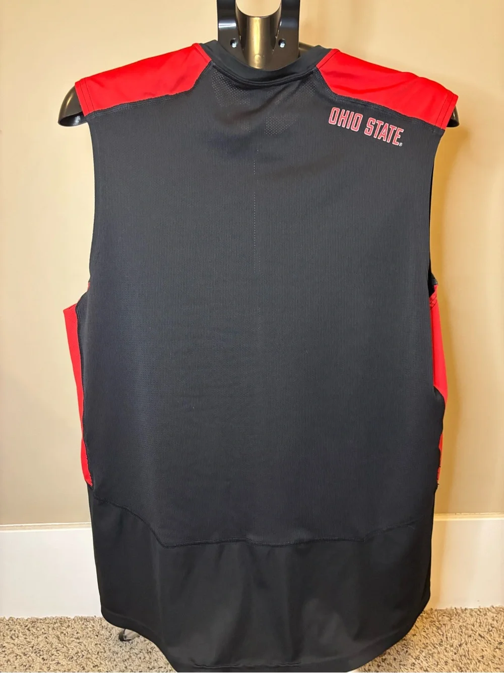 Nike Dri-FIT Ohio State Buckeyes Men’s Large Sleeveless Performance Shirt